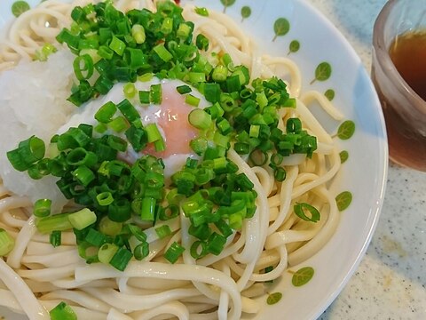 温玉乗せぶっかけうどん